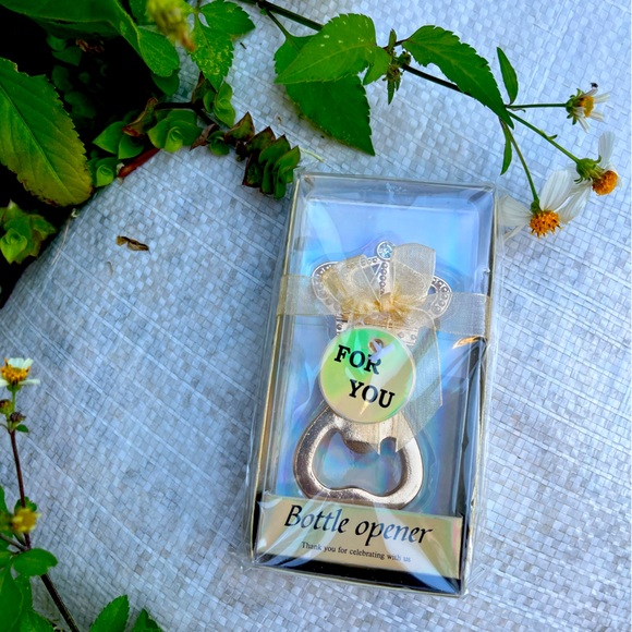 Gold bottle opener - Picture 1 of 1